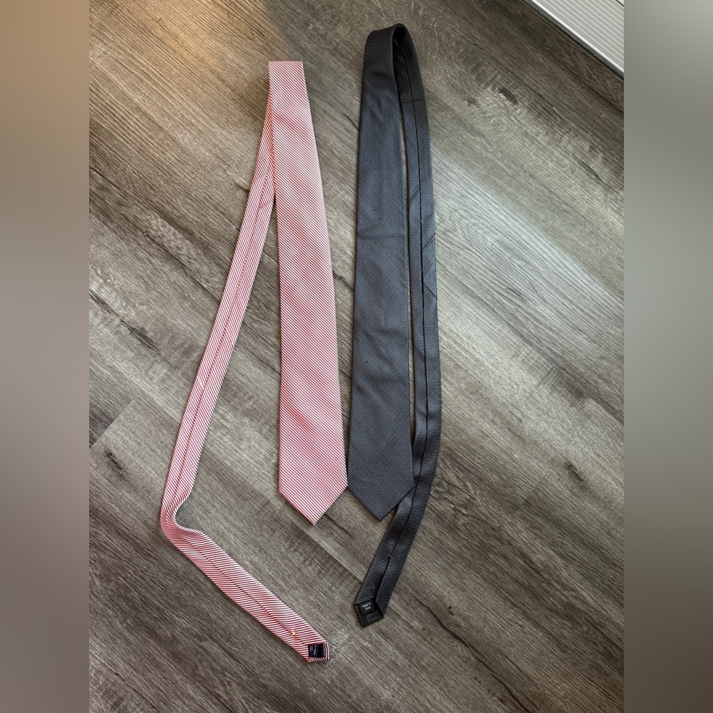 Nautica Red Striped Necktie Calvin Klein Gray Patterned Tie Set Business